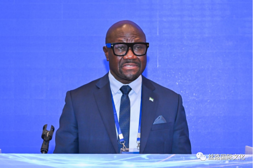 一带一路塞拉利昂共和国公使发言.png