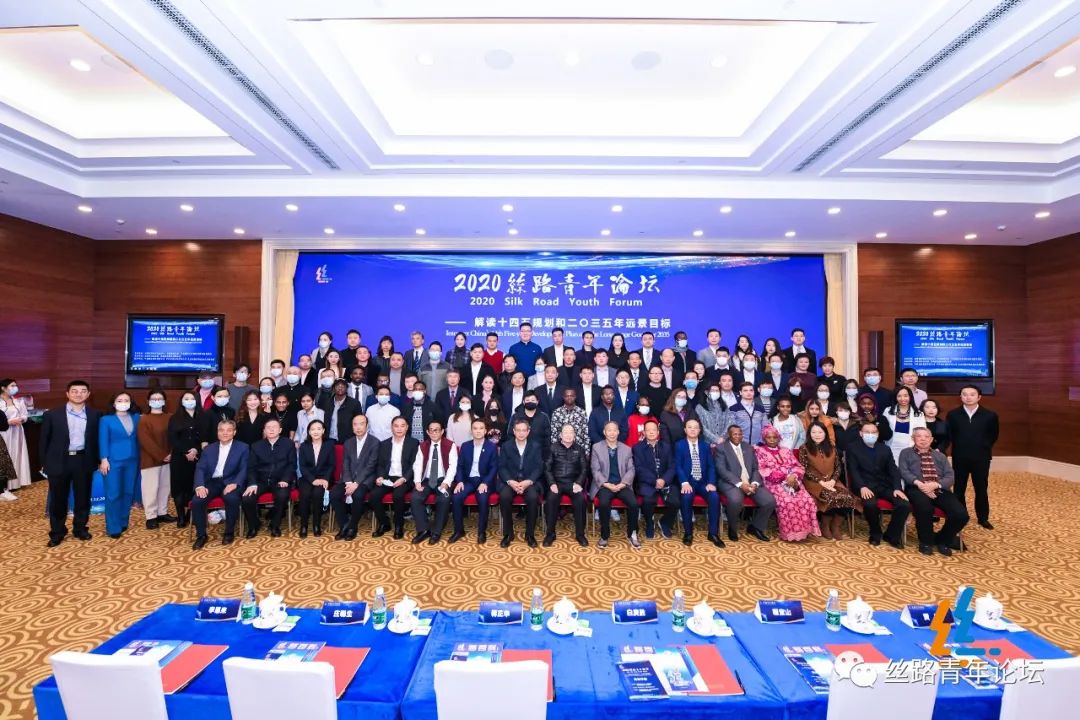 丝路 大合影结束.jpg