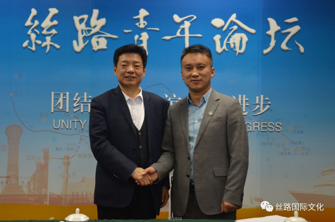 济南合影.jpg