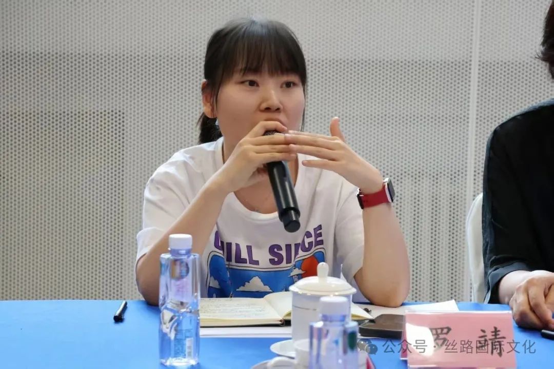罗靖.jpg