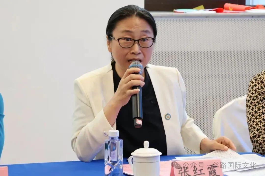 张红霞.jpg