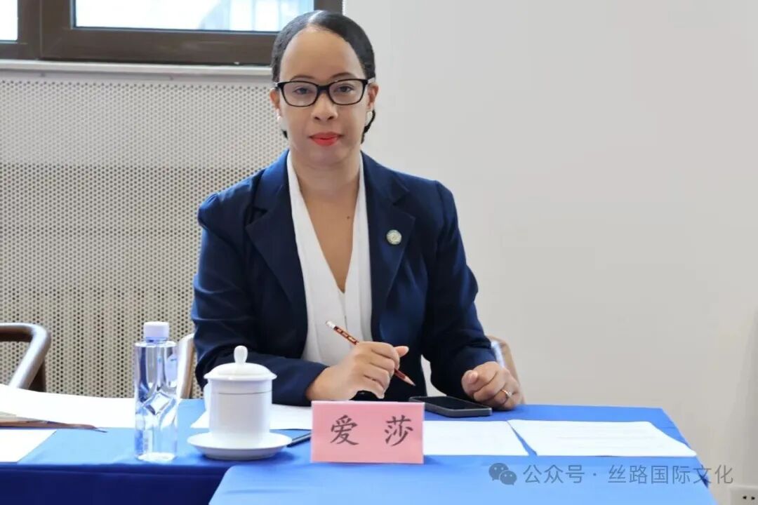 爱莎.jpg