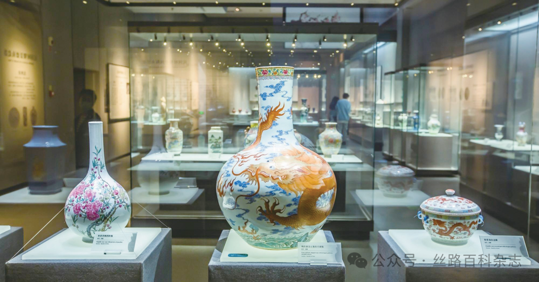 博物馆内瓷器.png